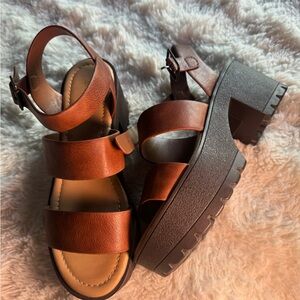 SODA Brown Women's platform Sandals Size 8